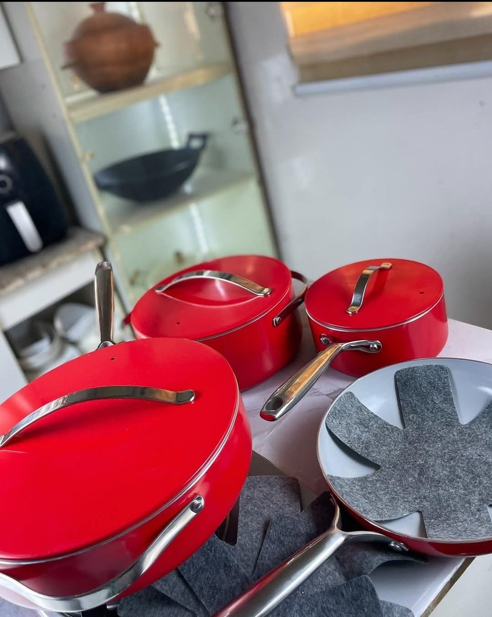 Prettyjoyzin's tweet image. Cook in style with our premium Ceramic Non-Stick Cookware Set!

Sizes:
🍲 Soup Pot – 24cm
🍳 Fry Pan – 26cm
🔥 Deep Fry – 28cm
🥛 Milk Pan – 18cm

 Price: 150,000 (Payment on Delivery in Lagos)
 
📞 Call/WhatsApp: 07080830489
📩 Send a DM to order!

#CeramicCookware