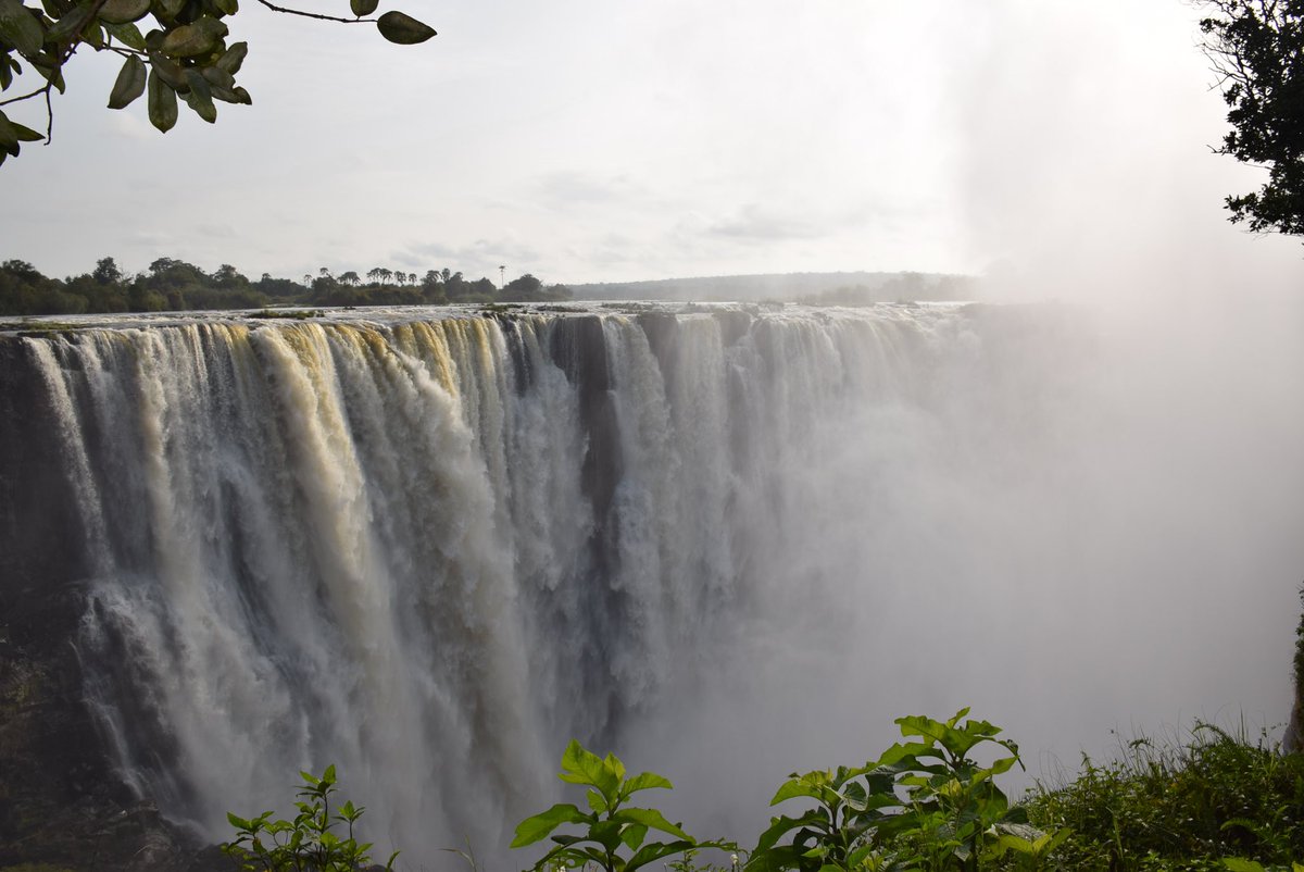 I’ve enjoyed four days at Victoria Falls. Yes, it is a tourist bubble away from the reality of poverty. But Zim is a majestic country with wonderful natural resources. It needs more leaders of integrity, wisdom &amp; determination. I met some of them - keep going #Zimbabwe