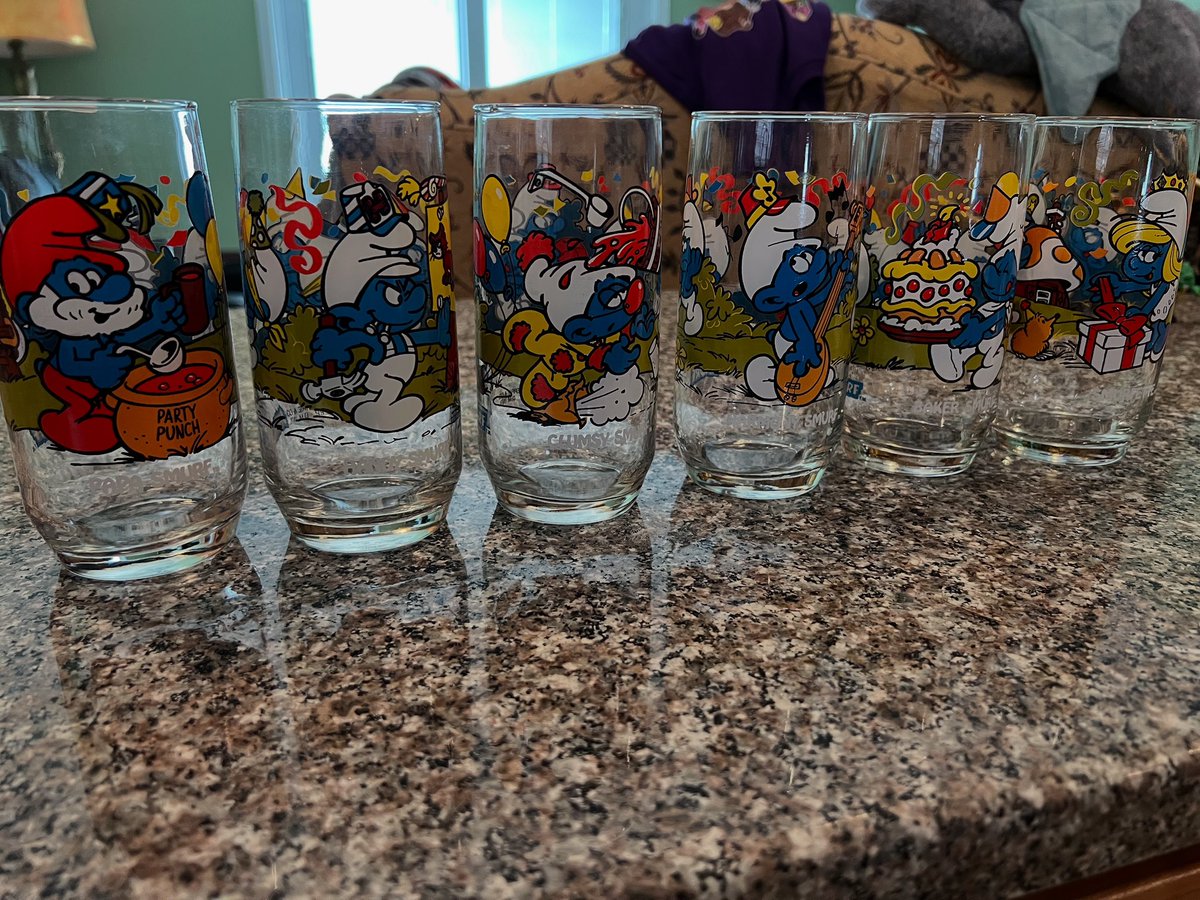 Toyhuntersholl2's tweet image. Smurf Glasses from Hardee's! Just got these in. When we were kids, my sister and I went to the Hardee's in Bay Minette to get them. Such a good memory

#smurfs #hardees #80scartoons #nostalgia #papasmurf #smurfette #80skid #happymeal #glasses #peyo