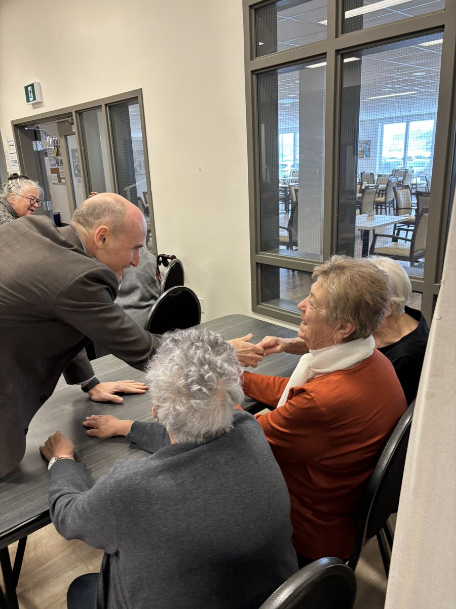 Superb visit to the Plaisance residence in Cap-aux-Meules with my colleague <a href="/DiLebouthillier/">Diane Lebouthillier</a> this afternoon.

We were able to discuss the Canadian Dental Plan and Canada's response to Donald Trump's attacks.

Thank you all for your warm welcome!