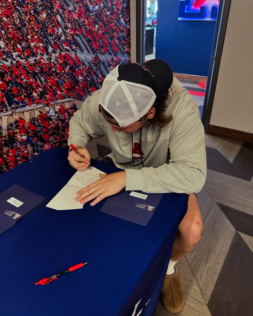 It was great writing letters to the first Wildcats that renewed season tickets! There is still time to renew, click the link below! 🐻⬇️

Arizonawildcats.com/renew