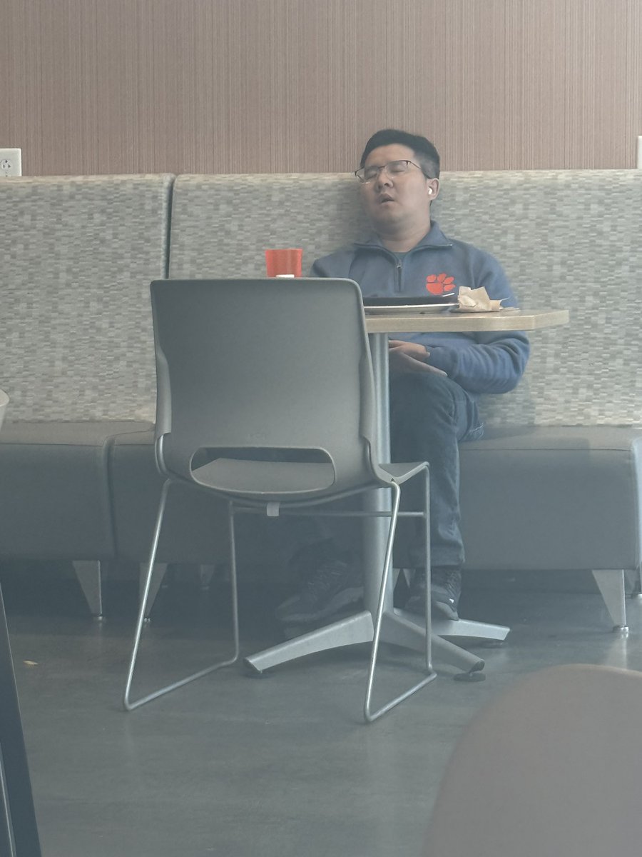 “Ohhh noooo I have farren asreep in the dining harr.”