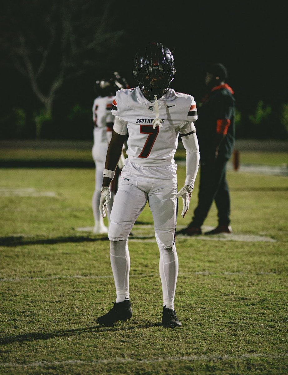 1k_tb3's tweet image. Spring ball almost here 🖤❤️