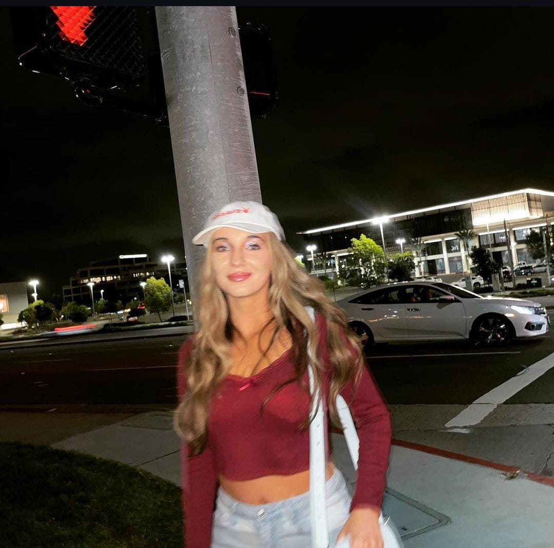 Ready to sparkle and shine on this fabulous night out! ✨🌙 Let's make some unforgettable memories! #NightOut #GoodVibes #PartyTime #ChasingTheStars #MakingMemories