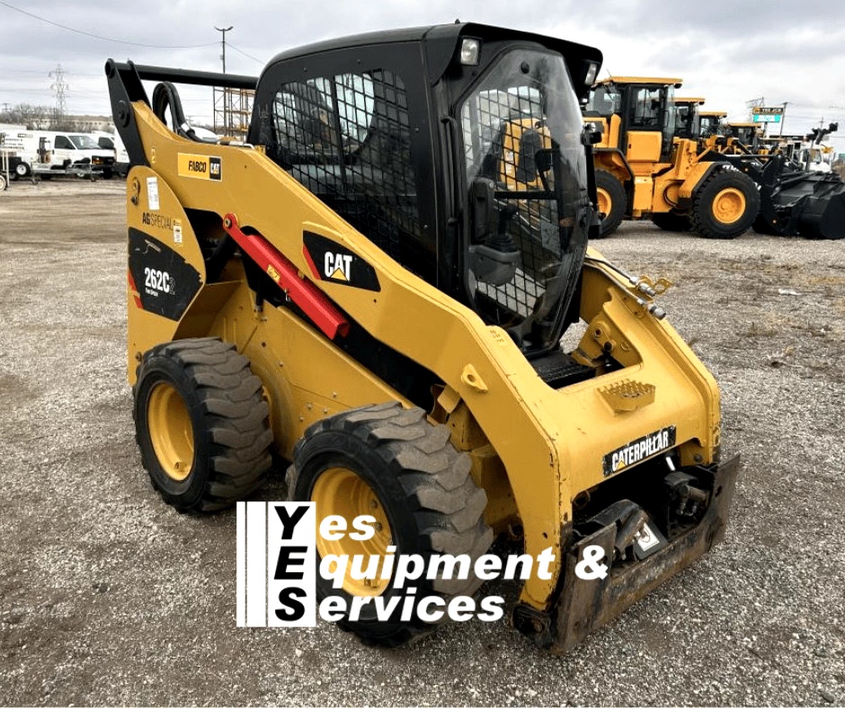 This preowned 2013 CAT 262c2 Skid Steer Loader comes with a New Battery, along with Cab Heat/AC and Radio, Hydraulic Quick Attach, and a 4 Cylinder 82 HP CAT Engine. Very clean. A nice addition to any fleet. Learn more or make us an offer at bit.ly/42TyfR1.
