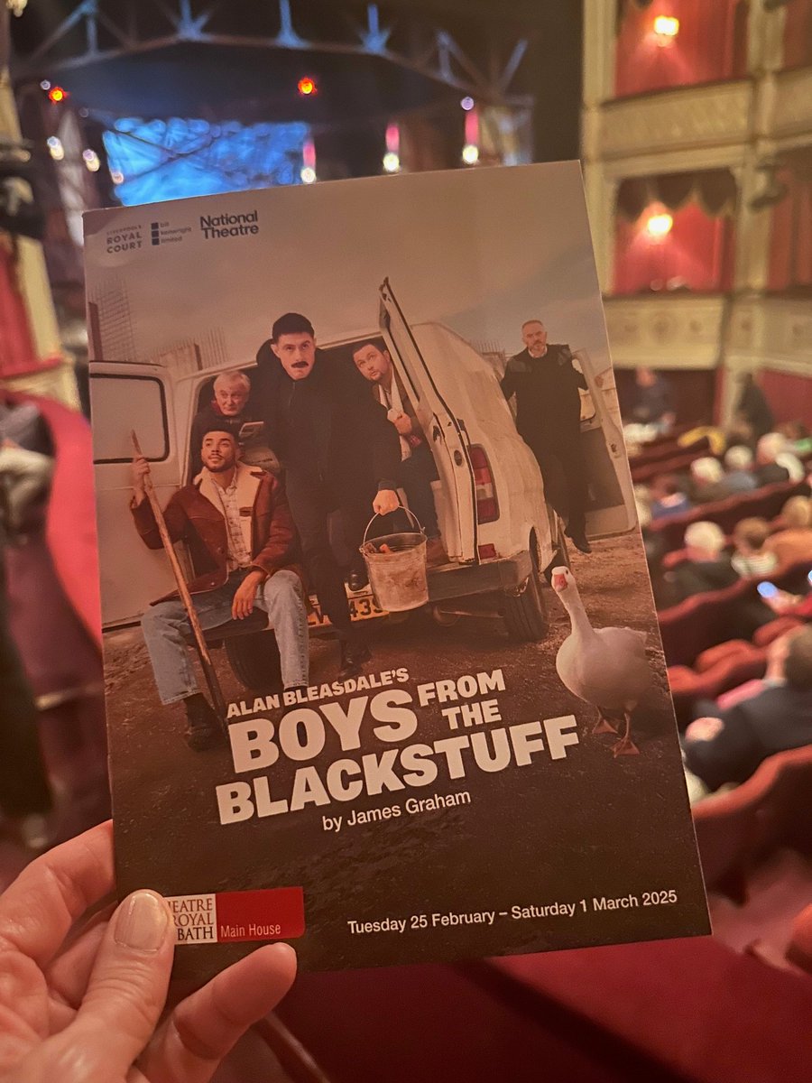 BathLifeMag's tweet image. Despite an early technical hitch the impressive cast powerhoused through this 10/10 production of Boys from the Blackstuff @BlackstuffStage
Special mention to Jay Johnson who is breathtakingly + heartbreakingly brilliant as the broken Yosser Hughes
On until 1 Mar @TheatreRBath