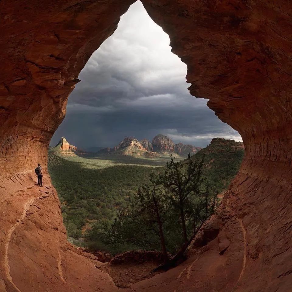 fasc1nate's tweet photo. “Door to the world” Sedona, Arizona. https://t.co/tSyHSaPTPC