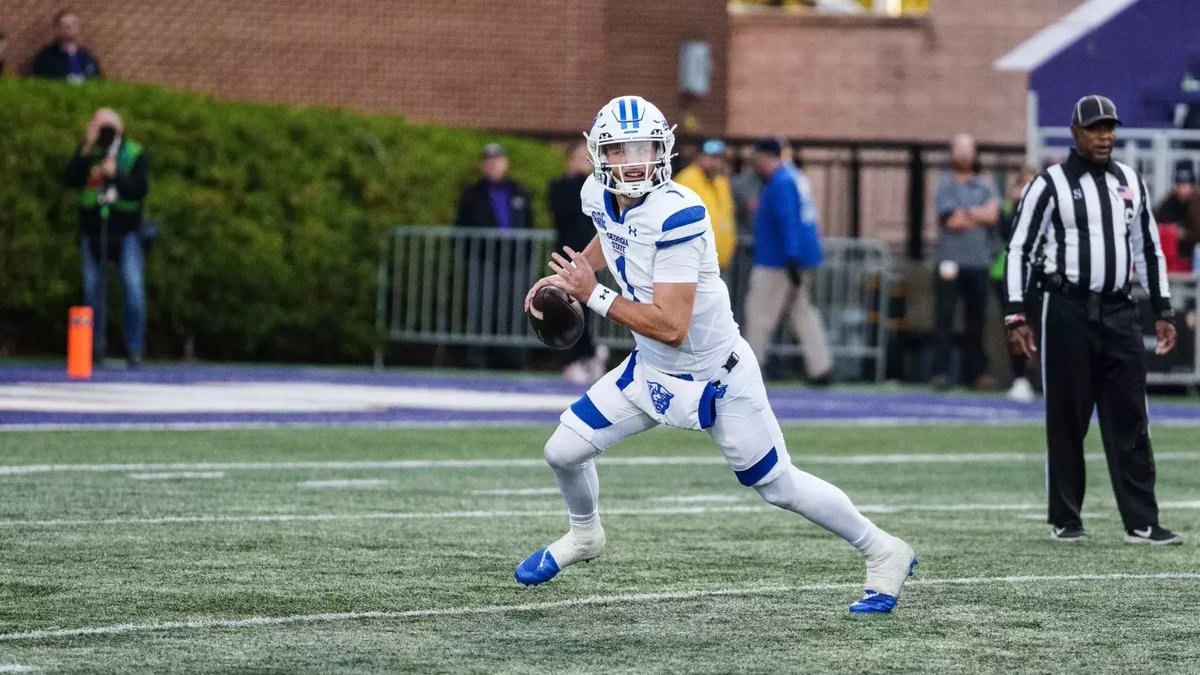 chris_hummer's tweet photo. Georgia State QB Zach Gibson has submitted his paperwork to enter the transfer portal, his rep @cjrecruiting2 tells @247Sports/@CBSSports.

Gibson has thrown for 4,064 yards and 23 touchdowns in career stops at Akron, Georgia Tech and Georgia State. Has made 19 career starts.

https://t.co/TFEMBx9ezz