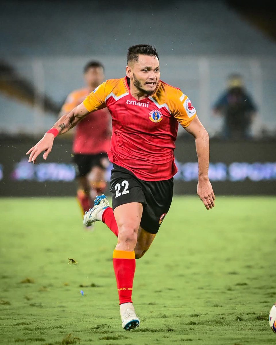 𝐍𝐢𝐬𝐡𝐮 𝐊𝐮𝐦𝐚𝐫 vs
 𝗛𝗬𝗗𝗘𝗥𝗔𝗕𝗔𝗗 𝗙𝗖 

Total minutes played🕣:58
Touches🦶:29
Passing accuracy🎯:67%
Accurate crosses:6(2)
Ground duels won💪:5(2)

A very underrated performance indeed by Nishu. He was playing today in place of Vishnu and gave his best again❤️💛