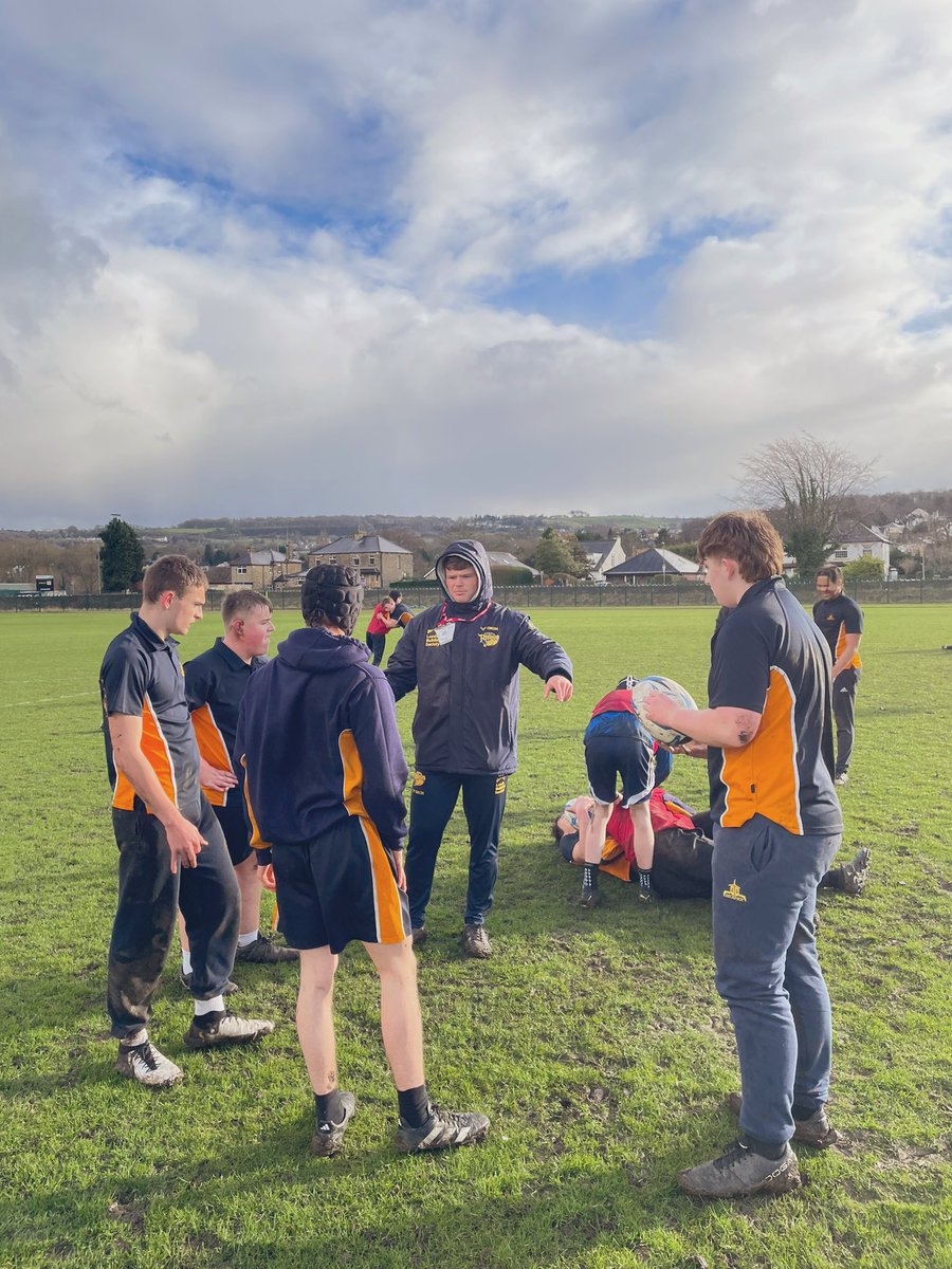 A huge thanks to <a href="/leedsrhinos/">Leeds Rhinos</a> player, Tom Nicholson-Watton who volunteered his time to take the Year 11 team through their first Rugby League training session in preparation for their upcoming Yorkshire Cup fixture! 🏉🏉