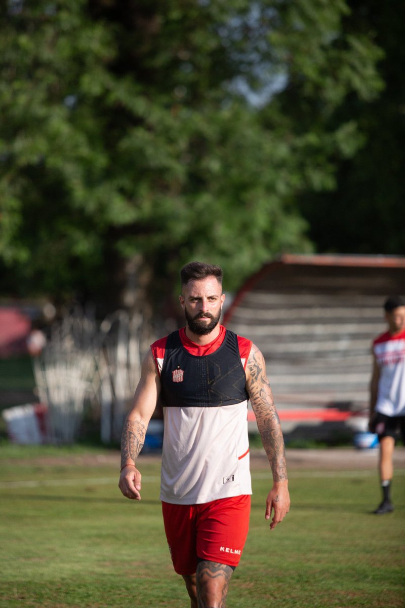 #SanMartínTuc | MÁXIMO LEVI DESVINCULADO OFICIALMENTE DE LA INSTITUCIÓN. 

Esta misma mañana rescindió su contrato, el cual regía hasta mitad de año.