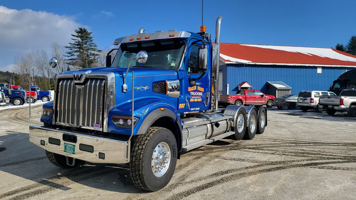 WeKnowTrucks's tweet image. Bazin Brothers Trucking's newest addition: @WstrnStarTrucks #49X! 🚚💥Powered by a DD16 engine with 600hp and 2050lb torque, this truck is built for unmatched power and performance. #HeavyDuty #PowerHouse #TruckingLife
