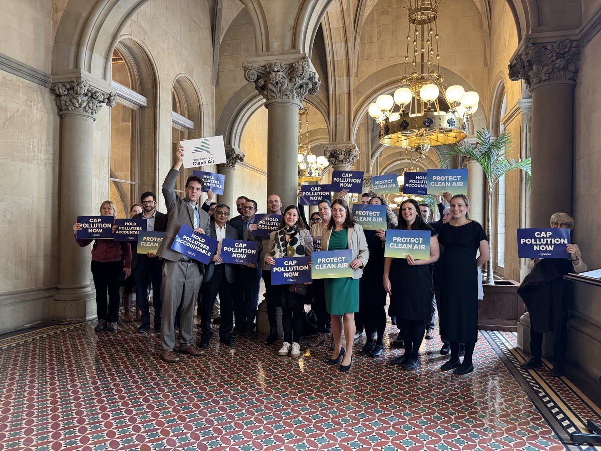 ACE_newyork's tweet photo. Today in Albany, we rallied with advocates and legislators on the benefits of NY's Cap-and-Invest program — a critical tool in reaching the state's climate goals and pushing our economy forward. @nylcv @NYforCleanAir @NYforCleanPower @EnvDefenseFund @NYGE0 @nychange https://t.co/jatfFibEcp