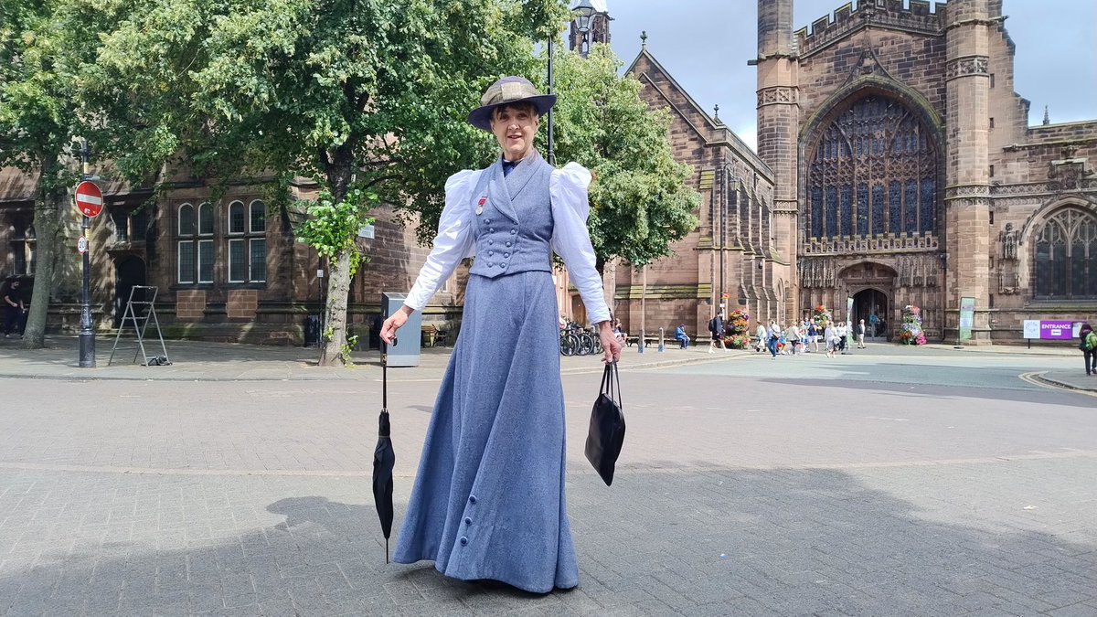 Weather looks lovely tomorrow , perfect for an Edwardian Lady Tour  of Chester .
Tickets only from your Visitor Information Centre - see you at 11.00am <a href="/BBGuides/">British Guild of Tourist Guides</a> <a href="/ShitChester/">12 years of Shitchester</a>