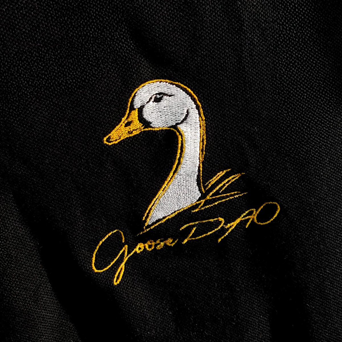 Solana dips gave us a break from pooling, and I ended up doing some designing in my free time👀
What do you think? <a href="/thegoosedao/">GOOSE DAO 🪿</a> <a href="/MeteoraAG/">Meteora</a> 
Honk honk! 🪿