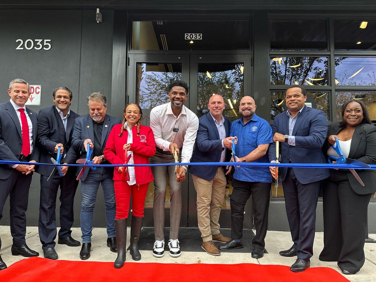 TheMiamiTimes's tweet image. 🏠 #WynwoodWorks is here! @ThisIsUD &amp;amp; @OmniCRA team up to bring 120 affordable homes + artist lofts to Miami’s Wynwood District. 🌇✨ Read how this project supports community growth &amp;amp; inclusivity.

miamitimesonline.com/news/local/udo…

#MiamiHousing #AffordableLiving #CommunityDevelopment