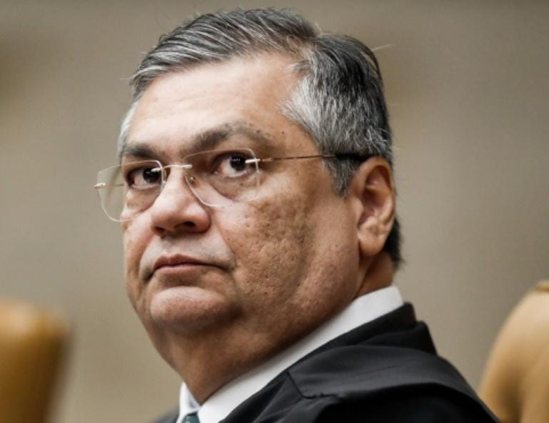 🇧🇷 | Brazil already has a deputy dictator in the warm-up. Flávio Dino, judge at the same court as Moraes, is preparing to take on Moraes' political position. Communist, the judge appointed by Lula da Silva, already governs the country in parallel.