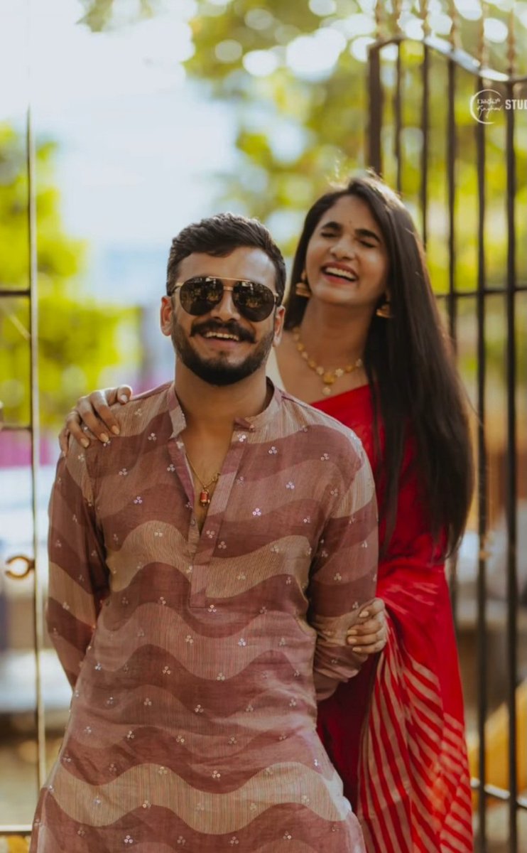 ManojnyaT's tweet photo. 4 years already!? Can't even believe🤌
2 beautiful souls 1 purest bond and endless love n memories❤❤ feels so surreal!
Cheers to many more years of togetherness cuties! Wishing you the bestest in everything 💝
Preeti irali 🤍
#ArvindKP #DivyaUruduga #Arviya 🧿 https://t.co/kdM6ktUnKu