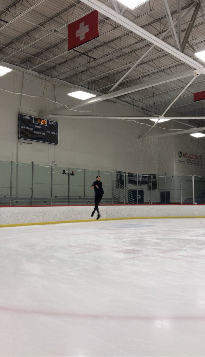 SkatingGraham's tweet image. Whoever smelt it dealt it #inefficient