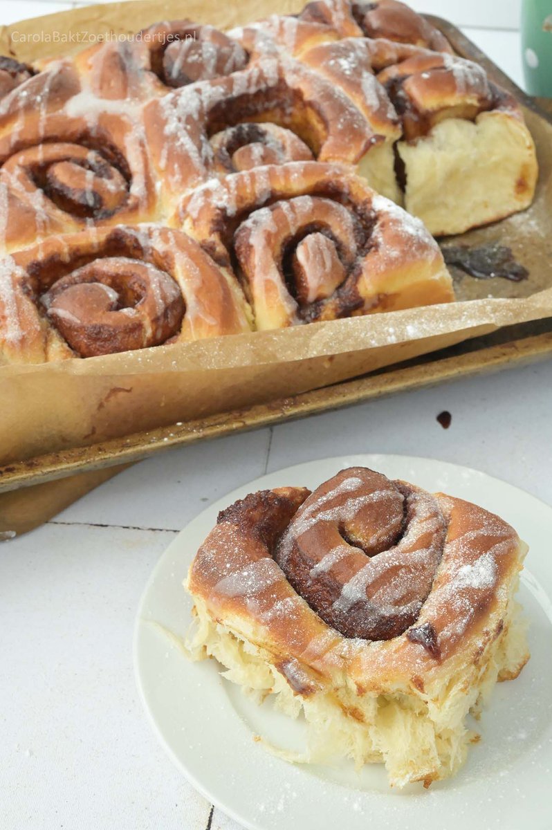 Wow, ik was gewoon trots op mijn eigen recept. Wat zijn ze lekker met een geweldig luxe structuur: carolabaktzoethoudertjes.nl/post/kaneelbro…