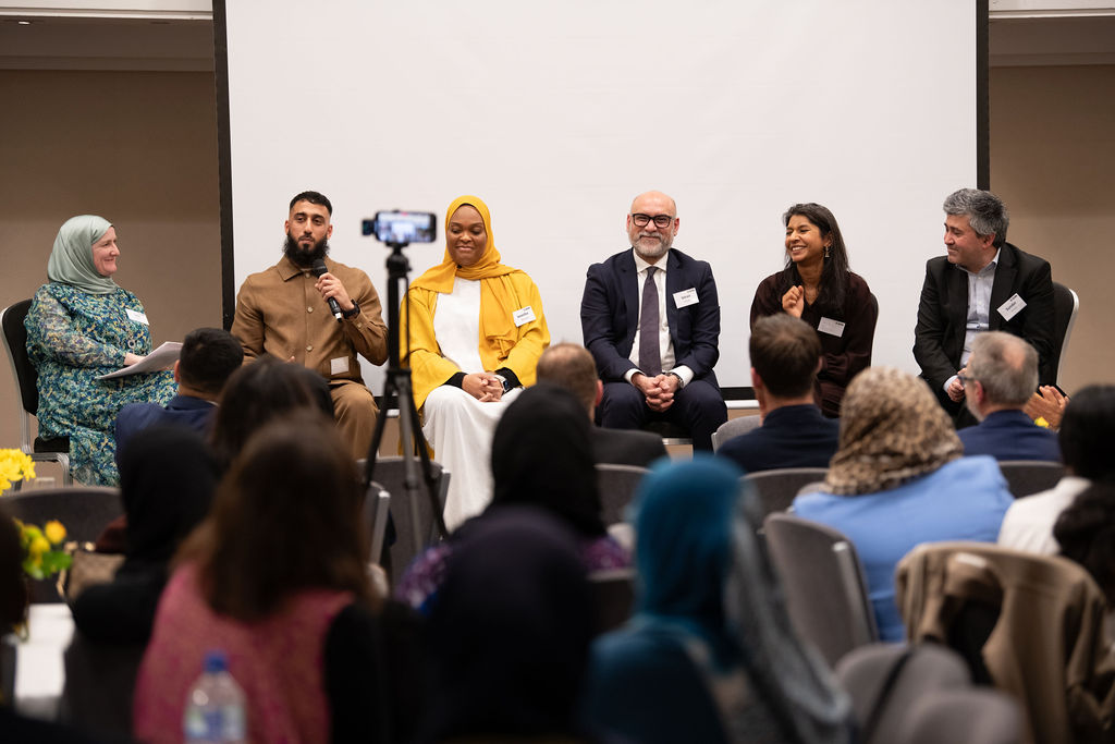 BritMusNet's tweet image. 📢 Introducing the British Muslim Network

We are proud to announce the launch of the British Muslim Network, a new, independent network bringing together voices from across British Muslim communities to advocate for positive change. (1/6)