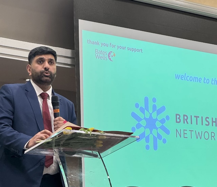 BritMusNet's tweet image. 📢 Introducing the British Muslim Network

We are proud to announce the launch of the British Muslim Network, a new, independent network bringing together voices from across British Muslim communities to advocate for positive change. (1/6)
