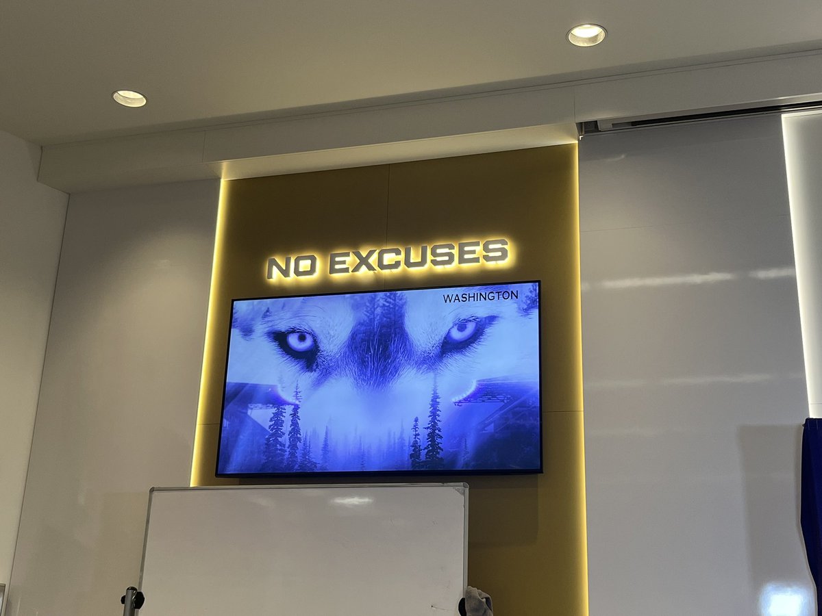 LarsHanson's tweet photo. Some new features in the UW football team room. 

"No excuses." "It's our time." 

Back wall: Respect. Accountability. Integrity. Selflessness. Enthusiasm https://t.co/zrzqH1Dirq