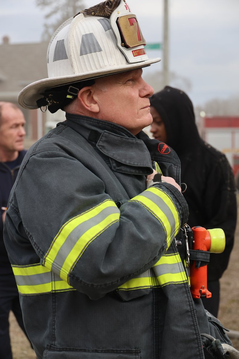 IFD_NEWS's tweet image. 10:07 AM - A family of 2 is displaced after fire breaks out in their home at 969 N Tremont St.  Both evacuated ok. IFD Firefighters found smoke showing from the 2 story structure and marked the blaze under control in 20 minutes.  The cause is under investigation.  No injuries.