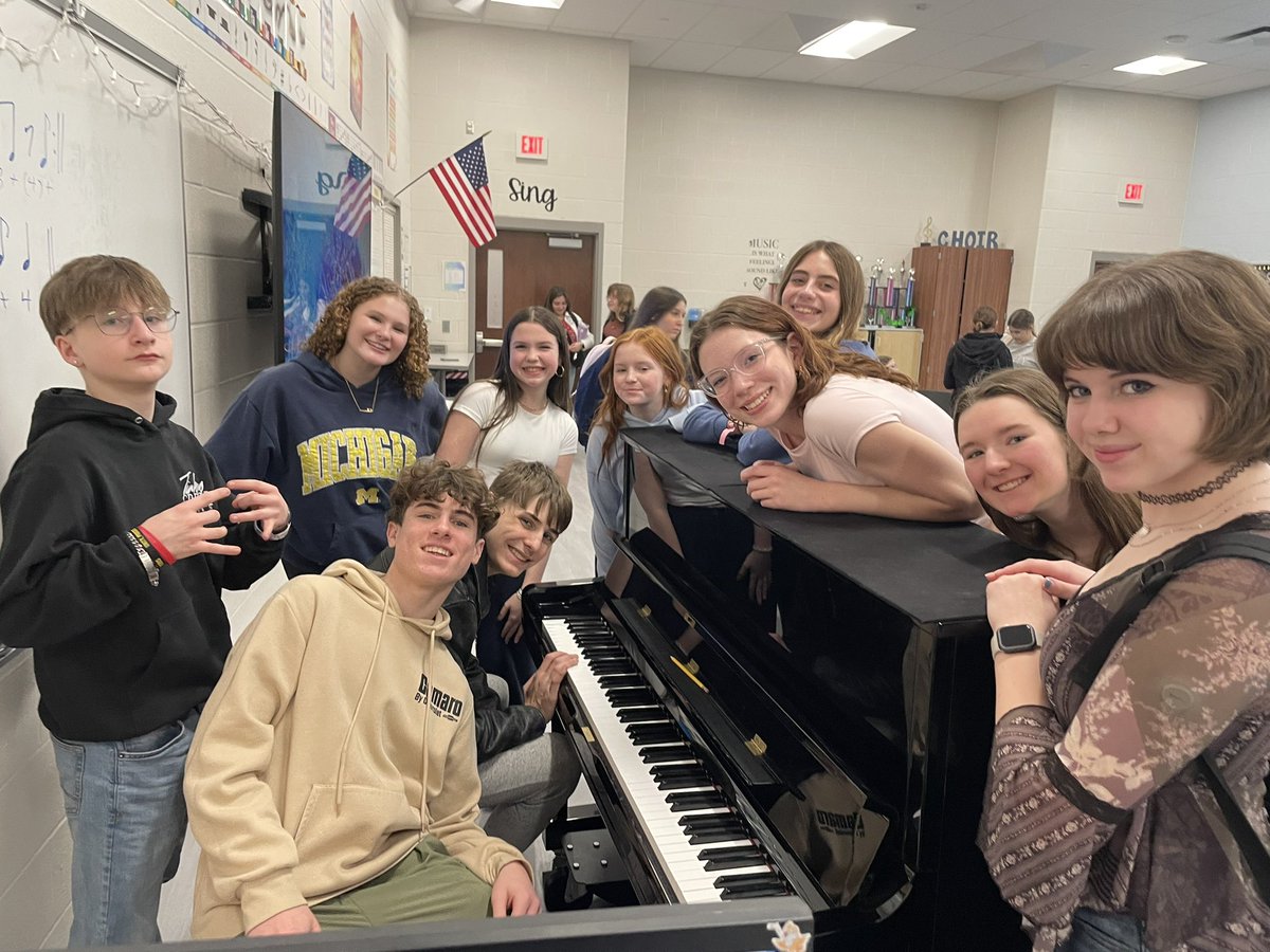 HudsonChoir's tweet photo. The 8th Grade Choir is ready for their chance to share the stage with the HS Choirs! Listen to our preview and then come hear the last glorious chord in person! You’ll be glad you did! 🎶 Life is better when you sing! https://t.co/sue1rbUYMh