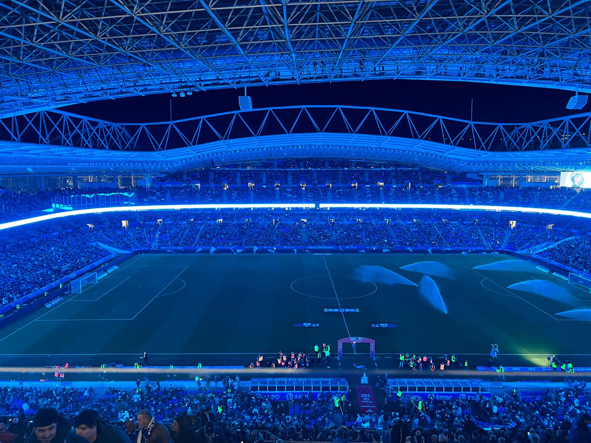 Rodrigo Fáez 🕶🐝 (@rodrigofaez) on Twitter photo Ya EN DIRECTO
🔥 Real Sociedad - Real Madrid
🎙️ <a href="/Rortiz_ESPN/">Ricardo Ortiz</a> y <a href="/hugosanchez_9/">Hugo Sánchez</a>
📺 <a href="/ESPNDeportes/">ESPN Deportes</a> Ya EN DIRECTO
🔥 Real Sociedad - Real Madrid
🎙️ <a href="/Rortiz_ESPN/">Ricardo Ortiz</a> y <a href="/hugosanchez_9/">Hugo Sánchez</a>
📺 <a href="/ESPNDeportes/">ESPN Deportes</a>