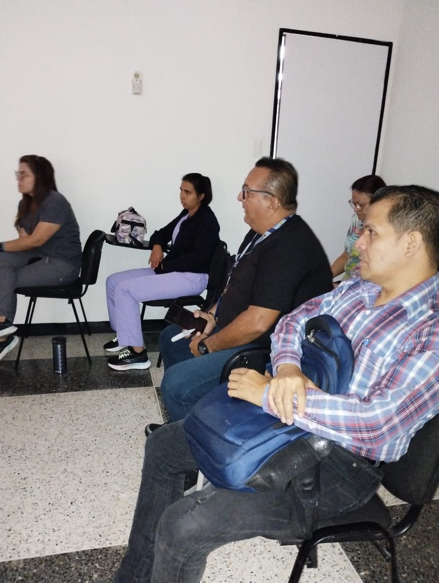 Pasantes de Bioanálisis defienden casos clínicos en Salud Ambiental, desde el Laboratorio de Biología Molecular, se analizaron casos de malaria, chagas, dengue, anemias y leucemias, destacando el alcance que han tenido las directrices de salud, <a href="/NicolasMaduro/">Nicolás Maduro</a> y  <a href="/FreddyBernal/">Freddy Bernal</a>