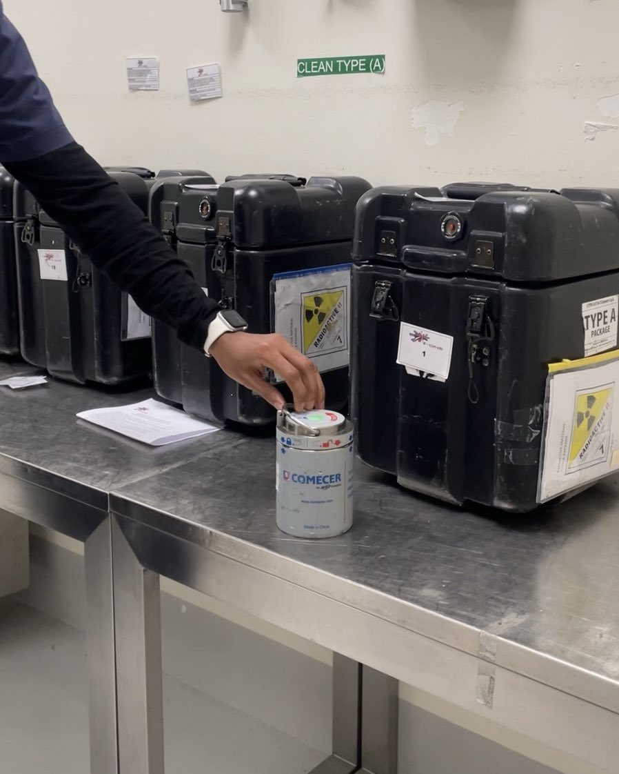 mphynerd's tweet image. زيارة لمركز التصوير الجزيئي i-one

— من أكثر اللحظات الشيقة بالتدريب لحد الآن 🌟