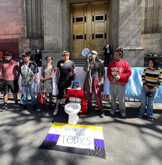 A propuesta del ministro Alfredo Gutiérrez, la <a href="/SCJN/">Suprema Corte</a> amparó a <a href="/JessicaMarjane/">Jessica Marjane 💄💋</a> y Alessa Flores + para que sean indemnizadas por sufrir discriminación por personal de seguridad y de atención en Plaza Reforma 222, luego de que se les impidió el acceso al baño de mujeres.