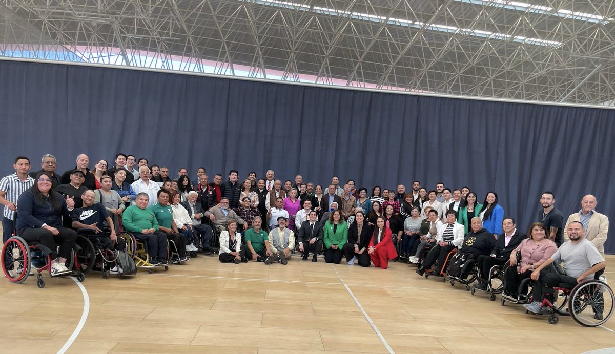 Gran encuentro y desayuno con #GloriasDelDeporteMexicabo. #MedallistasOlimpicos y #MedallistasParalimpicos compartiendo vivencias y experiencias deportivas.