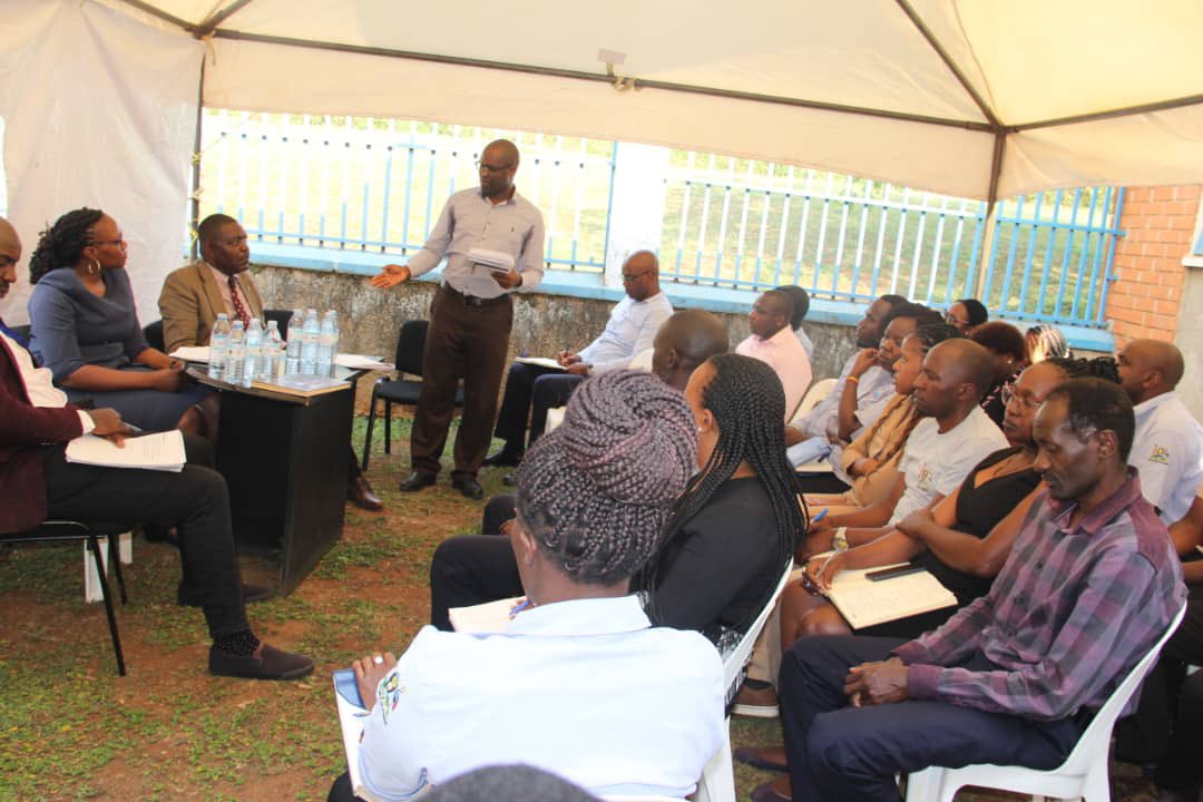 #MWEworks: The newly deployed Under Secretary Finance and Administration in <a href="/min_waterUg/">MINISTRY OF WATER AND ENVIRONMENT 🇺🇬</a>; Ms. Nassuna Catherine carried out her familiarization visit to the Ministry’s deconcentrated structure in Fort Portal City and Kyenjojo District respectively.