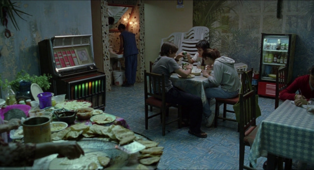 TheCinesthetic's tweet photo. Y tu mamá también (2001) https://t.co/ccn1N8AewB