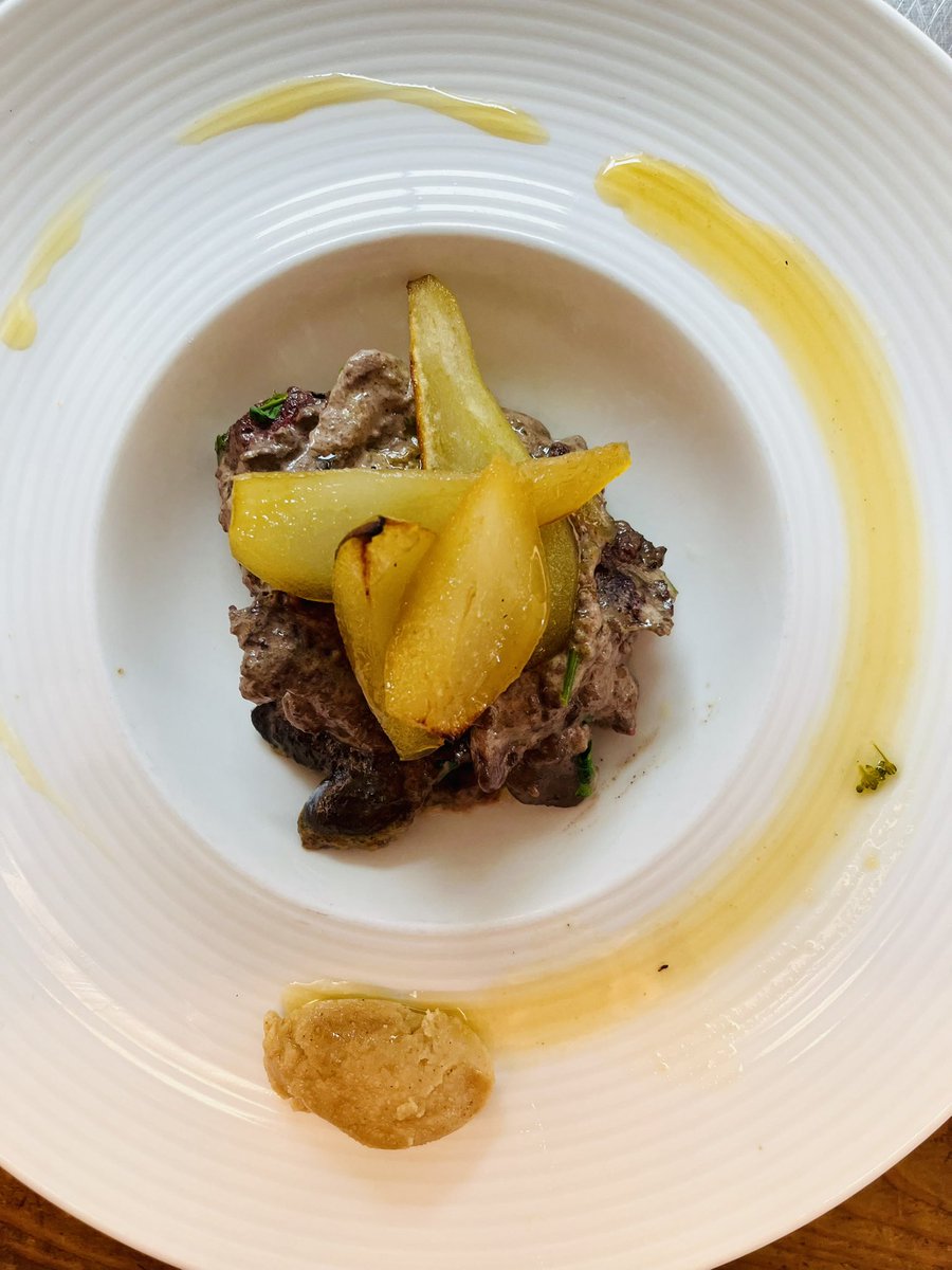 LaLocandaCinzia's tweet image. We know you love to hear about our customers’ favourite dishes of the week. 

~ Fegatini  al Vin Santo con pere caramellate ~               
Chicken livers with Vin Santo wine, caramelized pears,  hazelnut cream– GF

 #dishoftheweek #SeasonalCooking #EatSeasonally #FarmToTable