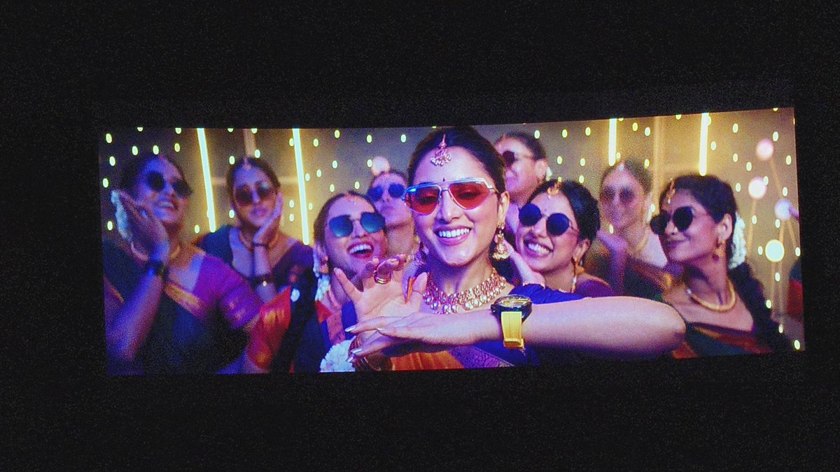 ChandruReviews's tweet photo. #neekreview : Average watch,for it's quite good 2nd half👍🏻..1st half 👎🏻@RsquaredRams &amp; #MathewThomas the show stealers..story's lead pair not impressed us lot..@gvprakash songs &amp; cinemotography top notch..@priyankaamohan #GoldenSparrow treat to watch🤩..Average one from #Dhanush https://t.co/123IfCsmHd