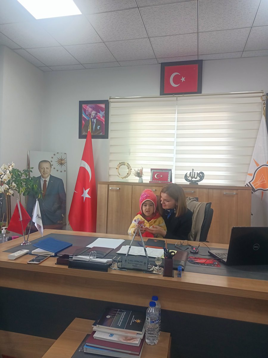 sidikadincer33's tweet photo. İlçe Kadın Kolları Başkanımız Sayın Sıdıka Dinçer 
İlçe binamızda vatandaşlarımızı dinleyip 
Sorunlarına çözüm üretti. 
#facebook 
#akparti̇ 
#akpartikadınkolları
#mustafasever
#alikıratlı 
#avsibelsoylemez
#ademaldemir
#fatmaabacı
 #hüseyinkılıç 
#sıdıkadinçer 
#ömersoydan https://t.co/Zvji6tiTW2