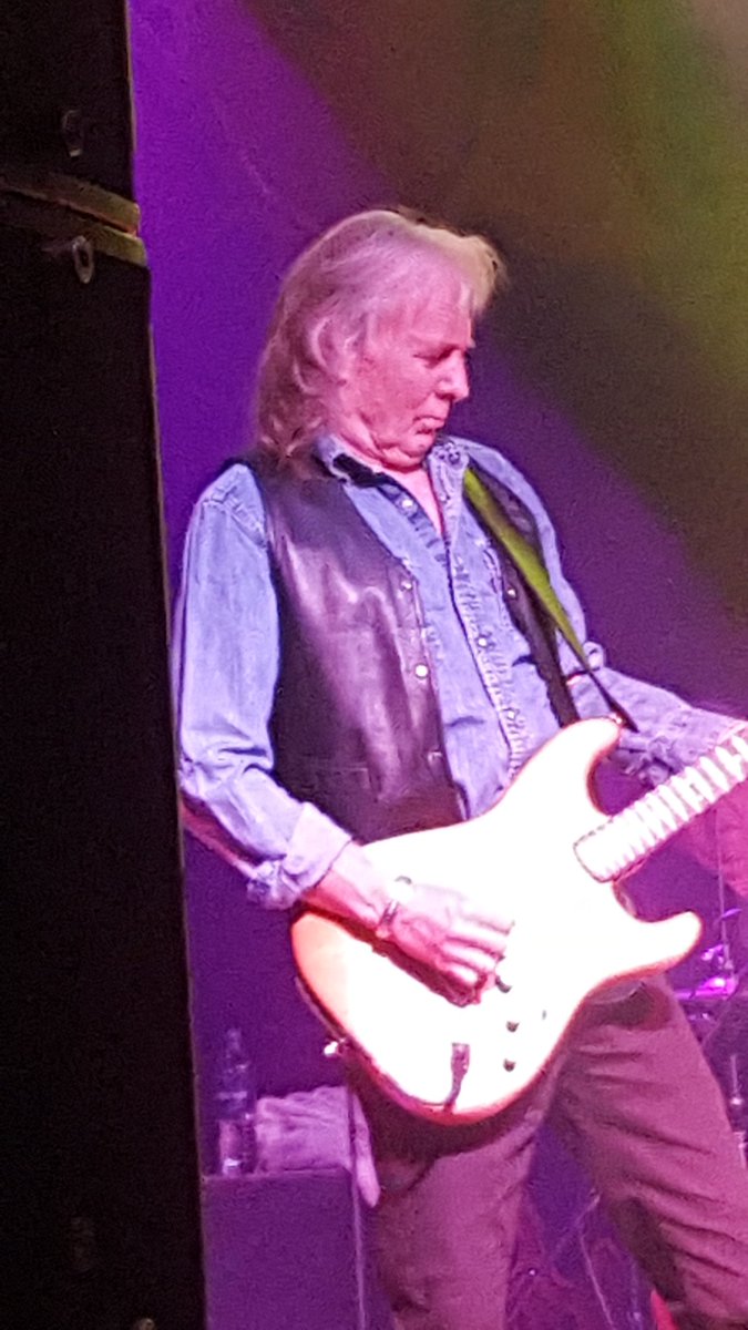 BingfromKiddy's tweet photo. @ThinLizzy_ @acdc @judaspriest @paparoach @Slash @ChrisStapleton #AlternativeTV @tygersofpantang @Anthrax @kseofficial @smashmouth @_DeepPurple @UFO_rockband @Status_Quo #attak @IronMaiden @FastwayOfficial #fasteddieclarke @Pigsx7 @BillyIdol @Asomvel we hope you can tune in...... https://t.co/DEv5WJxJ6y