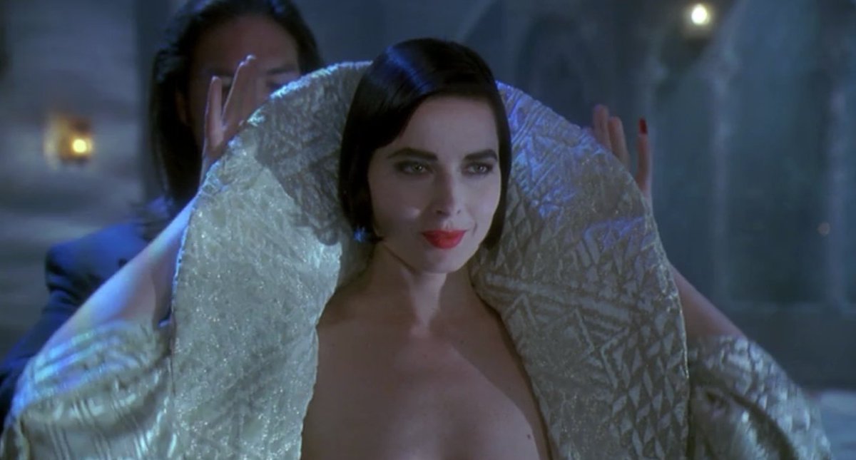 isabella rossellini in death becomes her (1992)