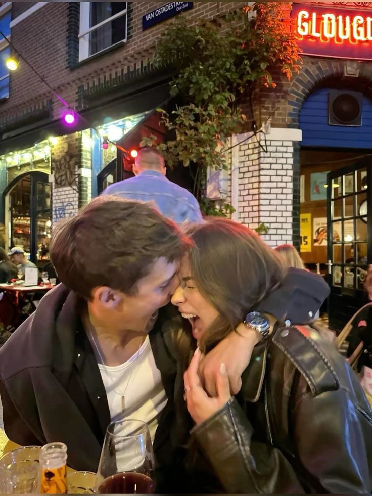 universiteye gidecekleri yaz aksami disari çıkmışlar gibi bir vibe  #kalpsanaçocuk