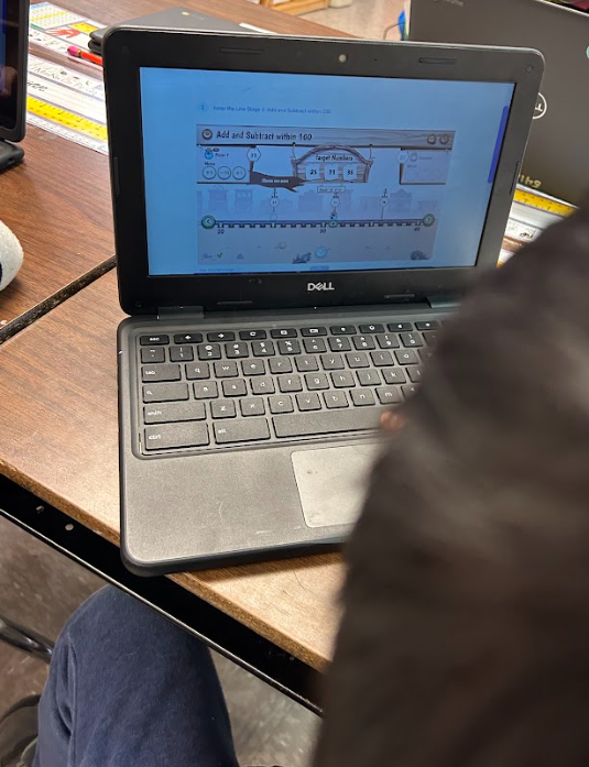 LoweESLeopards's tweet photo. Thank you @jaclynharbin for getting us started with tech math centers! 

Students are using the @ImagineLearning @IllustrateMath centers &amp; LOVING them! 

 #AimHighGoLowe 🐆 https://t.co/sPAEnliUZb