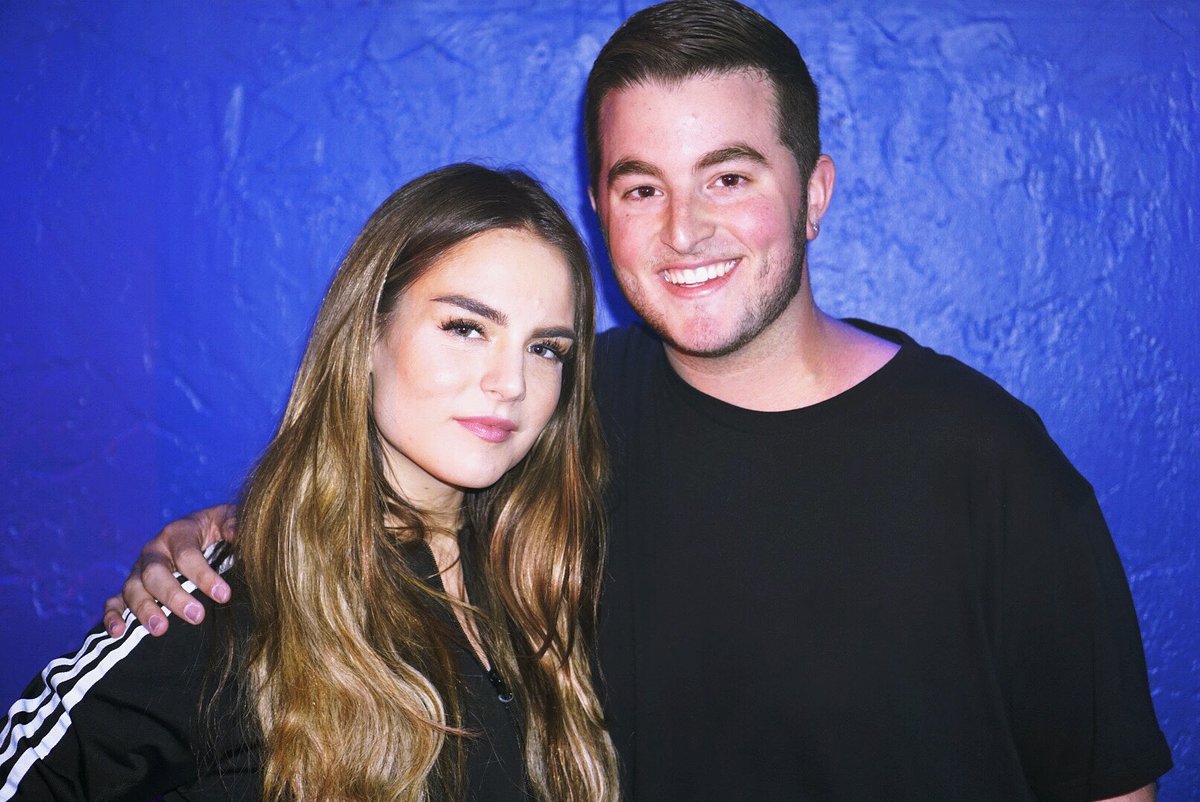 adriantabraue's tweet image. Sooooo @iamjojo what do you say? Let’s recreate these? 2015-2017 🤓 and now I’m married and you can meet the husband 😊 what do you say? #TooMuchToSayTour #tmts Miami April 10th!