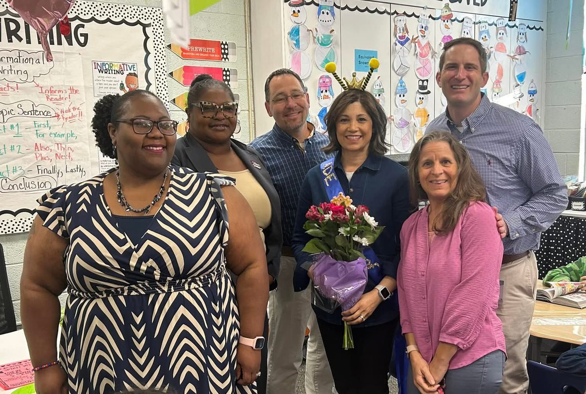 Congratulations to our new Teacher of the Year, Mrs. Shelly Stokes. Her 3rd Graders are crazy about her and we are too! ❤️ #allinforssd #allinthehive #allinyourface