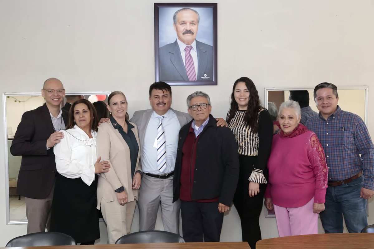 dpedgo's tweet image. La Asociación de Jubilados y Pensionados de los Tres Poderes del Estado, representada por el Lic. Sergio Alfredo Reséndiz Martínez, invitó a parte de sus agremiados a un desayuno, con el Director General de Pensiones, Lic. Lorenzo Martínez Delgadillo, y a su equipo de trabajo.
