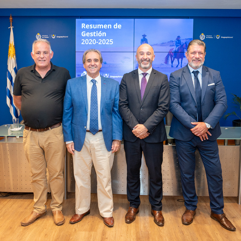 Ministro Eduardo Sanguinetti presentó balance de su gestión.
La presentación se llevó a cabo este martes 26 de febrero, en la Sala Arredondo del Ministerio de Turismo.
➡ Más info: bit.ly/3ET08ym