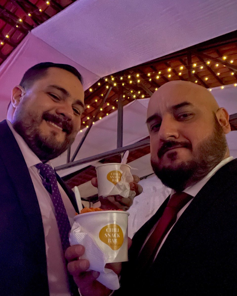 SocioRockstar's tweet photo. Noche de graduación 👨🏻‍🎓🥂🎖️ #Beardmen #CubBear #Bear #ChubBaldAndAwesome #BearMen #BearsOnInstagram #InstaBear #DadBod #DaddyBear #PapiOso #ImNotAbearNotYetAwoman #Gordito #Oso #DadBod https://t.co/94eiDAbagr