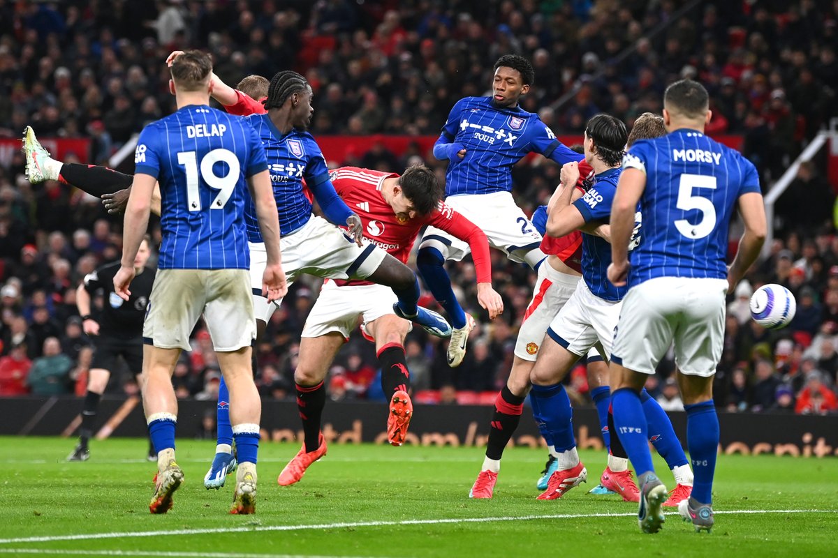 🔴 10人で勝利 🏴󠁧󠁢󠁥󠁮󠁧󠁿 前半にドルグ退場の #マンチェスター