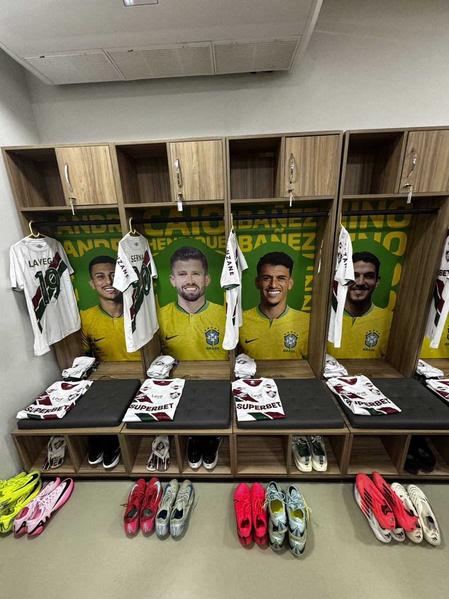 FluminenseFC's tweet image. Caras conhecidas no nosso vestiário por aqui!